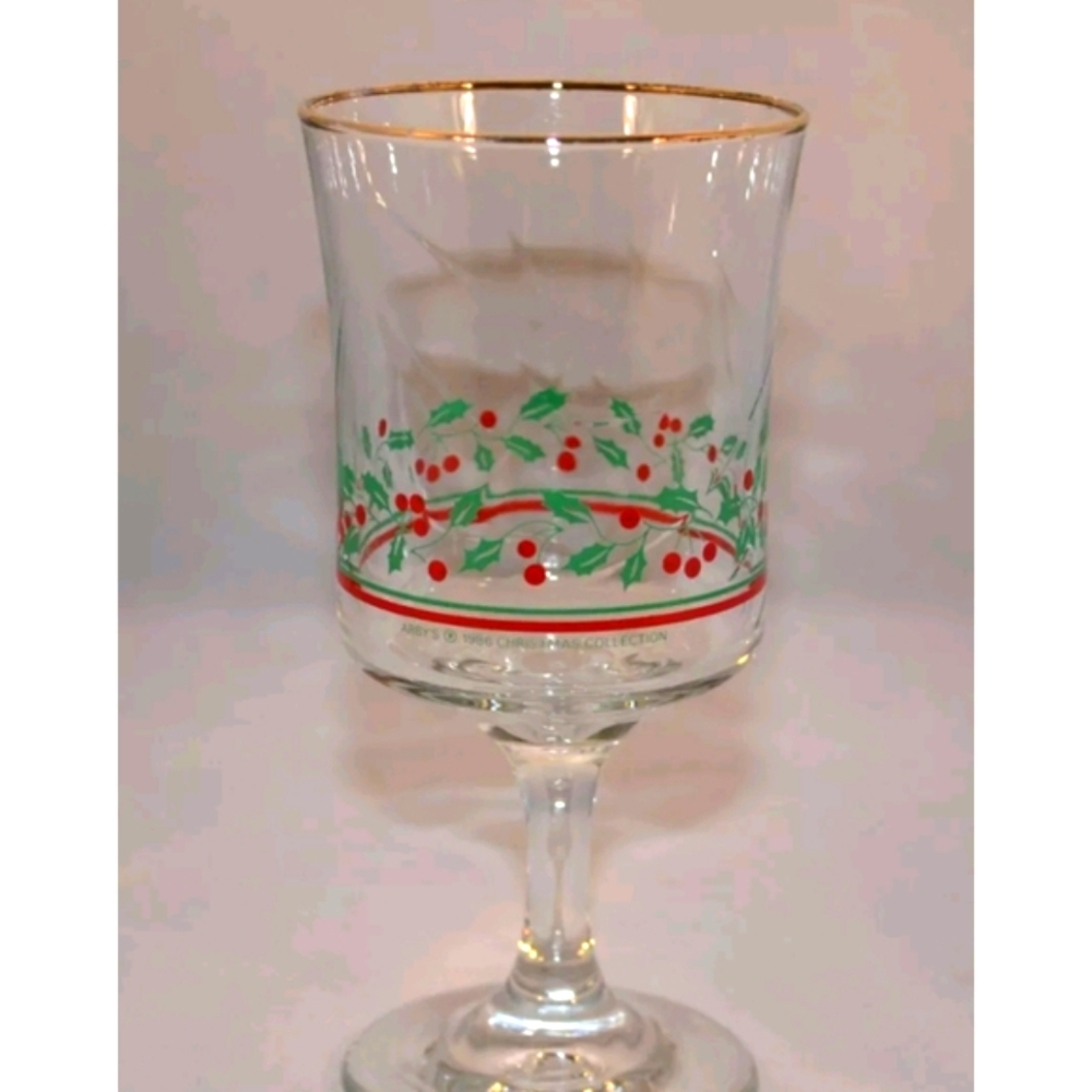 Vintage Arbys 1986 Holly berry Gold Rimmed Stemmed Goblets.  Drinking Glasses